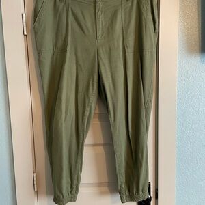 GAP Green Cargo Pants Relaxed Fit